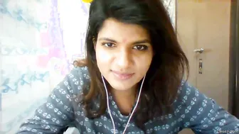 Indian Cam Girl Performing Live Fingering Her Dripping Wet Hole