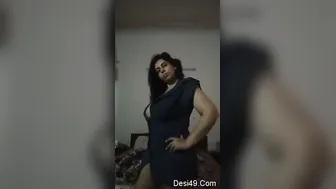 Nri Slut Flashing Her Huge Natural Boobs On Camera For A Fan