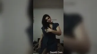 Nri Slut Flashing Her Huge Natural Boobs On Camera For A Fan