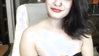 Desi Cam Girl Going Live Flashing Her Tits And Fingering Pussy