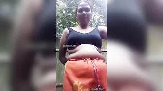 Village Bhabhi Flashing Her Big Desi Tits On Camera Tonight