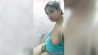 Hot Desi Babe Recording Herself Fingering For Her Boyfriend