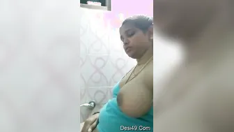 Hot Desi Babe Recording Herself Fingering For Her Boyfriend