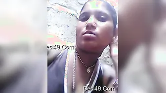 Village GF Spreading Pussy Open Showing Everything