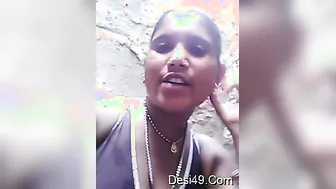 Village GF Spreading Pussy Open Showing Everything