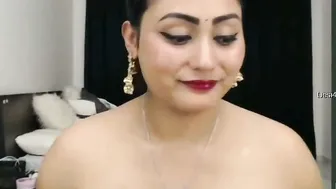 Desi Cam Model Exposing Boobs And Pussy During Private Show