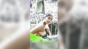 Neighbor Bhabhi Bathing Outside Caught On Spy Camera Footage