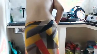 Married Woman Flashing Her Tits During Her Live Streaming Show