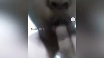 South Indian Slut Exposing Her Body And Fingering On Video Call