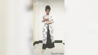 Naughty Desi Babe Flashing Her Perky Tits On Social Media