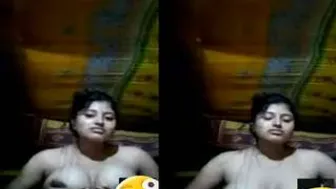 Married Bhabhi Teasing Lover Showing Her Boobs On Video Call