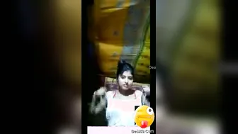 Married Bhabhi Teasing Lover Showing Her Boobs On Video Call
