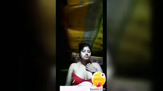 Married Bhabhi Teasing Lover Showing Her Boobs On Video Call