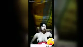 Married Bhabhi Teasing Lover Showing Her Boobs On Video Call