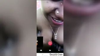 Desi GF Flashing Her Tits For Boyfriend On Video Call