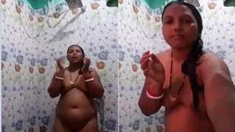 Sexy Bhabhi Recording Bathing Video For Her Ex Lover Secretly