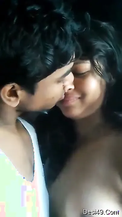 Desi GF Kissing And Getting Her Tits Sucked By Lover