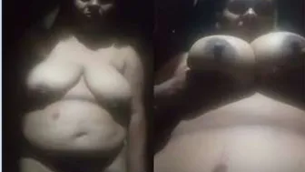 Horny Bhabhi Playing With Massive Boobs And Showing Her Ass Off