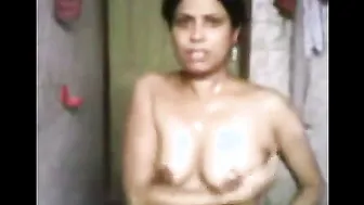 Married Woman Bathing On Camera For Her Fans To Watch Her Body
