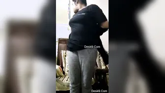 Big Tit GF Showing Her Naked Body To Her Horny Lover