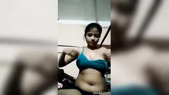 Sweet Desi Babe Exposing Her Tits And Wet Pussy On Video Chat