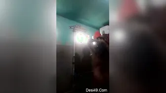 Kolkata GF Caught Bathing Naked In Amateur Home Video