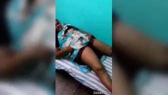 Tamil Married Woman Showing Naked Boobs And Pussy For Camera