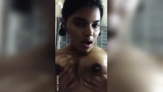 Flexible GF Sucking Her Own Nipples On Private Video