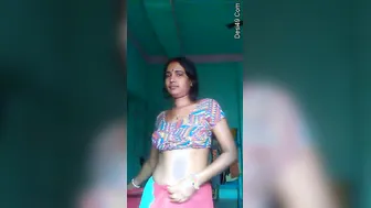 Bengali Wife Dropping Her Saree Exposing Everything Slowly