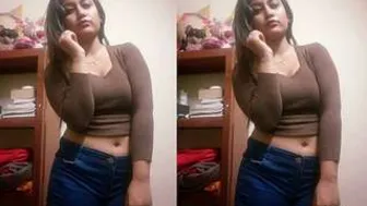 Indian Model Filming Herself Naked Just For Her Subscribers
