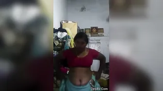 Tamil Wife Removing Her Saree Showing Off Body To Her Lover