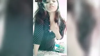 Desi Babe Flashing Her Perfect Tits Live While Making Hot Video