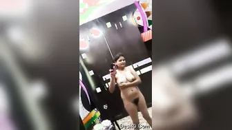 Indian GF Exposing Her Naked Tits And Pussy Again