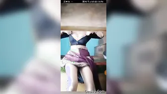 Horny Bhabhi Getting Herself Off During Naughty Video Call