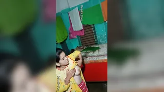 Bhabhi Teasing With Her Bare Breasts During Private Video Call