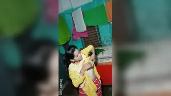 Bhabhi Teasing With Her Bare Breasts During Private Video Call