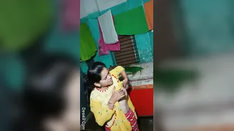 Bhabhi Teasing With Her Bare Breasts During Private Video Call