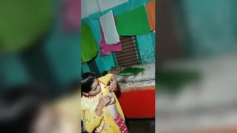 Bhabhi Teasing With Her Bare Breasts During Private Video Call