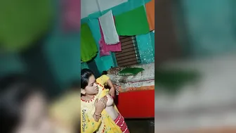 Bhabhi Teasing With Her Bare Breasts During Private Video Call