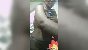 Bhabhi Bathing Naked On Video Call With Her Secret Boyfriend