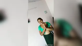 Busty Mallu Bhabhi Flashing Her Big Natural Tits On Camera