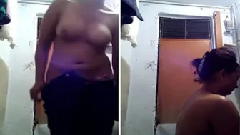 My Whore Recording Herself Bathing Naked Just For My Eyes