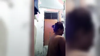 My Whore Recording Herself Bathing Naked Just For My Eyes