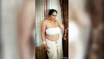 Married Aunty Exposing Her Massive Tits Craving Attention