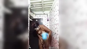 Indian Babe Taking Bath And Showing Her Naked Body To Me