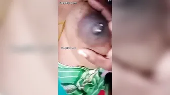 Tamil Aunty Proudly Showing Off Her Huge Milky Breasts