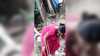 Aunty Accidentally Exposing Her Cleavage While Doing Laundry