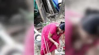 Aunty Accidentally Exposing Her Cleavage While Doing Laundry