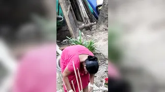 Aunty Accidentally Exposing Her Cleavage While Doing Laundry