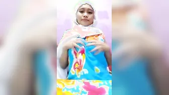 Hijab girl nude MMS movie scene taken for her boyfriend
